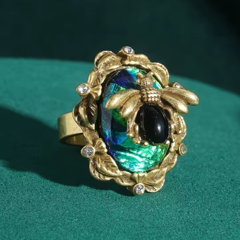 Royal Bee Elegance Antique Brass Ring - Picture 4 of 11